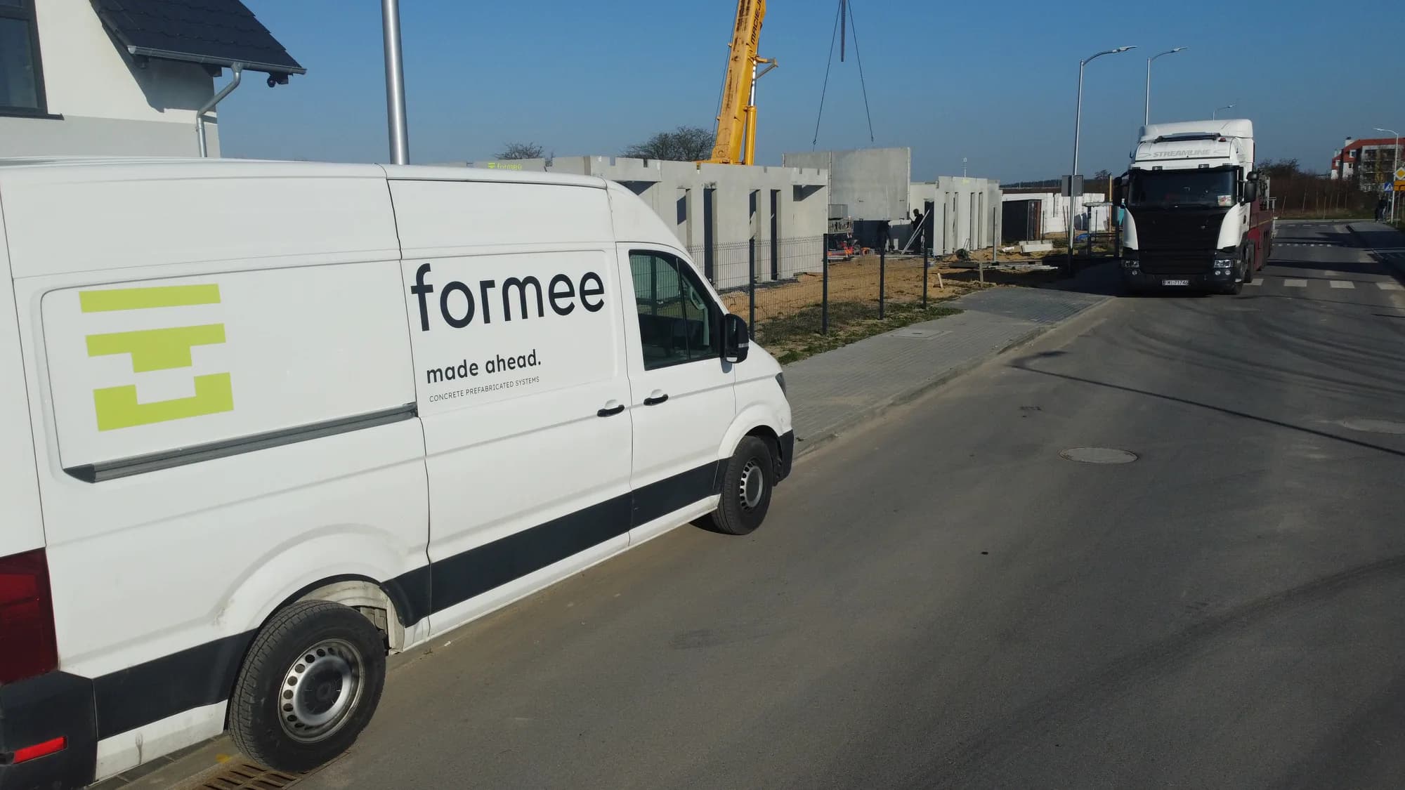 Plot, access, crane — what erection requires