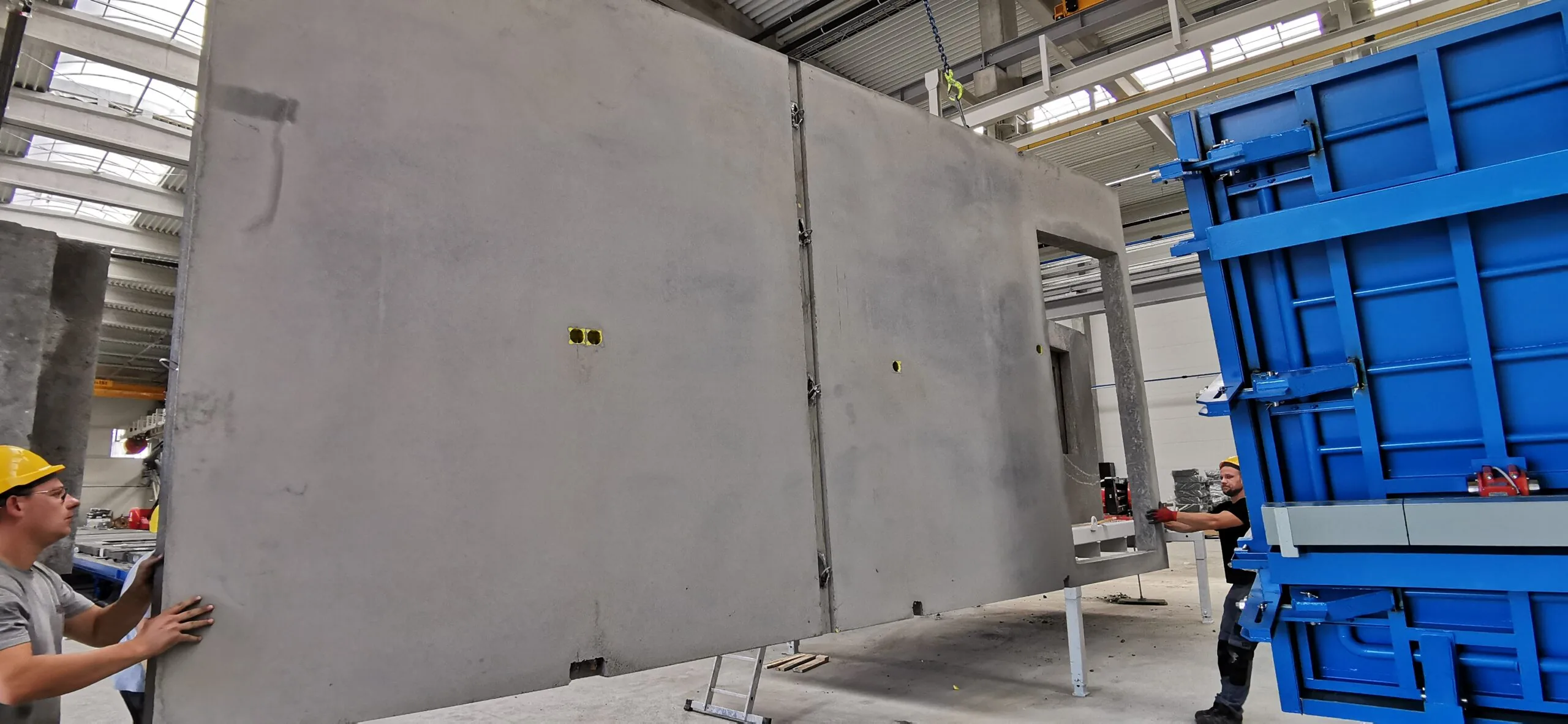 Precast concrete production hall at the Formee plant in Międzyrzecz