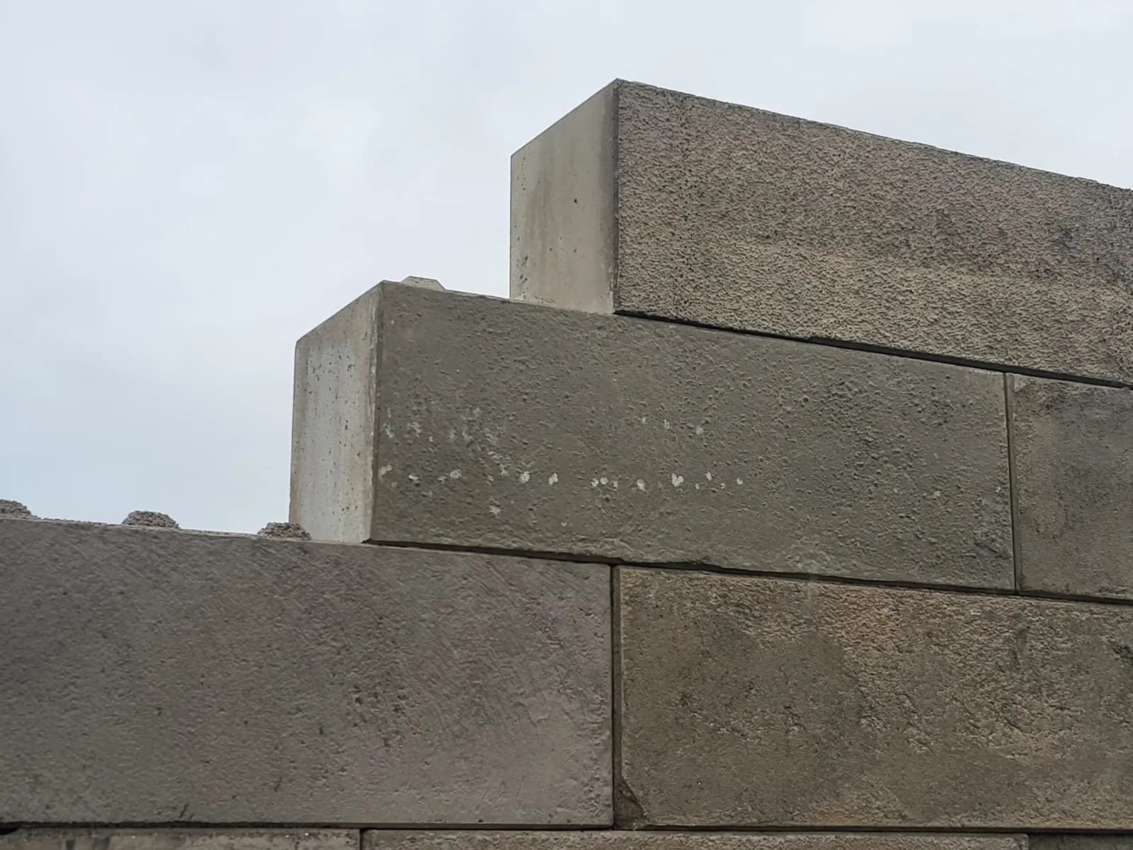 Concrete blocks reinforced, LEGO type