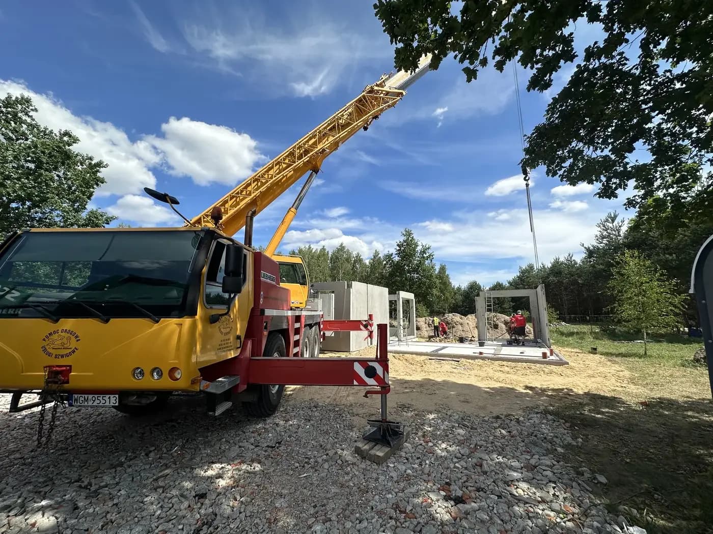 Dom jednorodzinny w Simoradzu z prefabrykatów — Simoradz