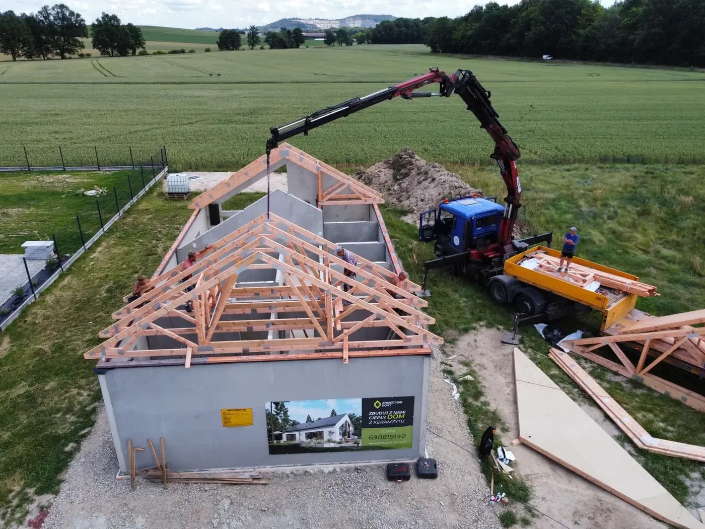 Dom jednorodzinny w Simoradzu z prefabrykatów — Simoradz
