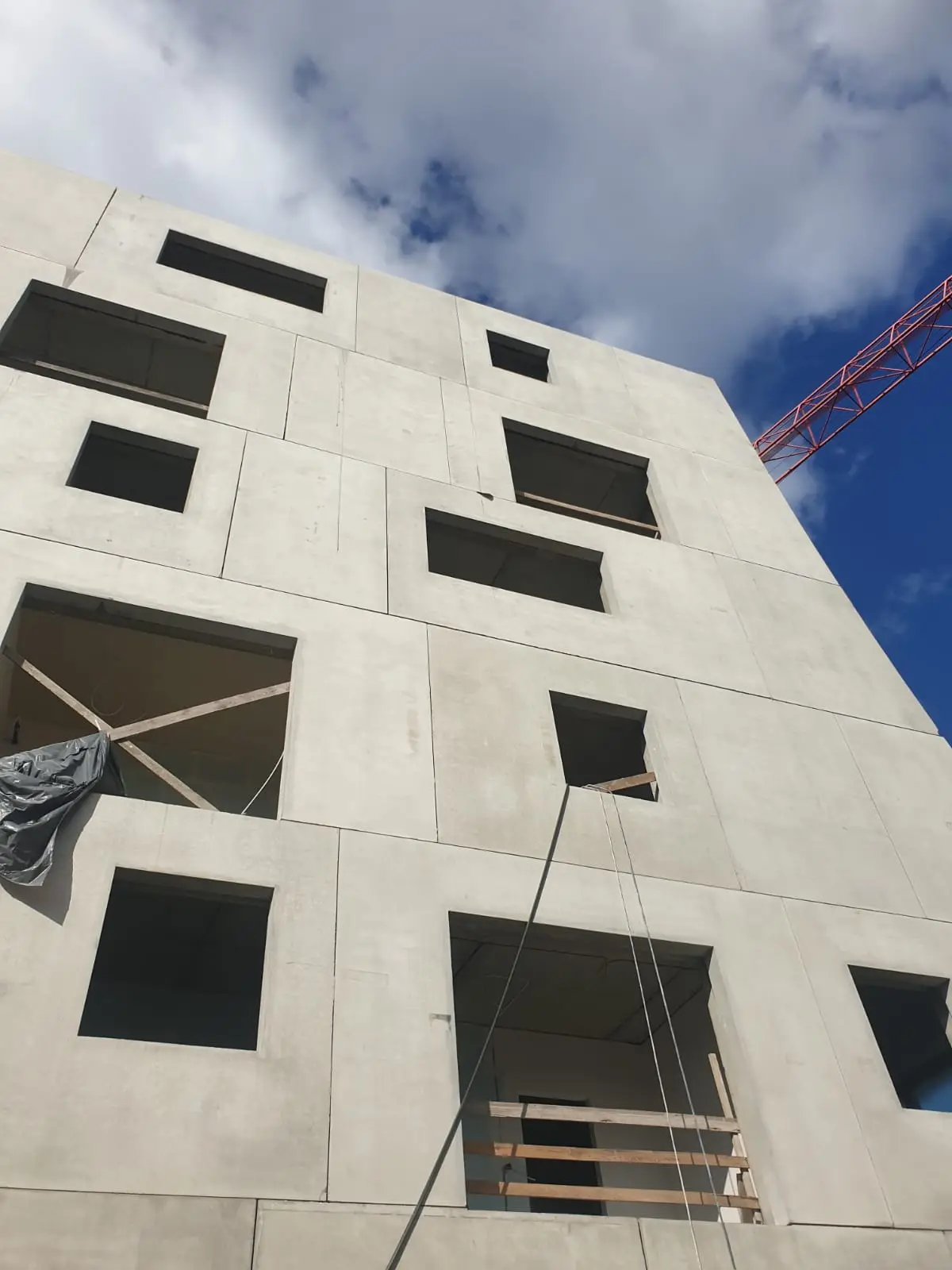 Aura w Poznaniu — elewacje z betonu architektonicznego — Poznań