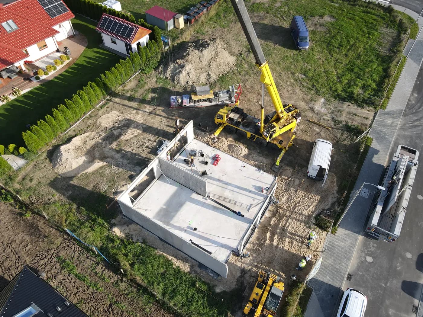 Budynek z garażami w Międzyrzeczu — ściany i schody prefabrykowane — Międzyrzecz