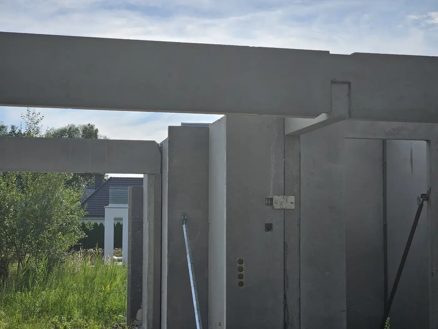 Dom parterowy w Przęsocinie z prefabrykowanych ścian — Przęsocin