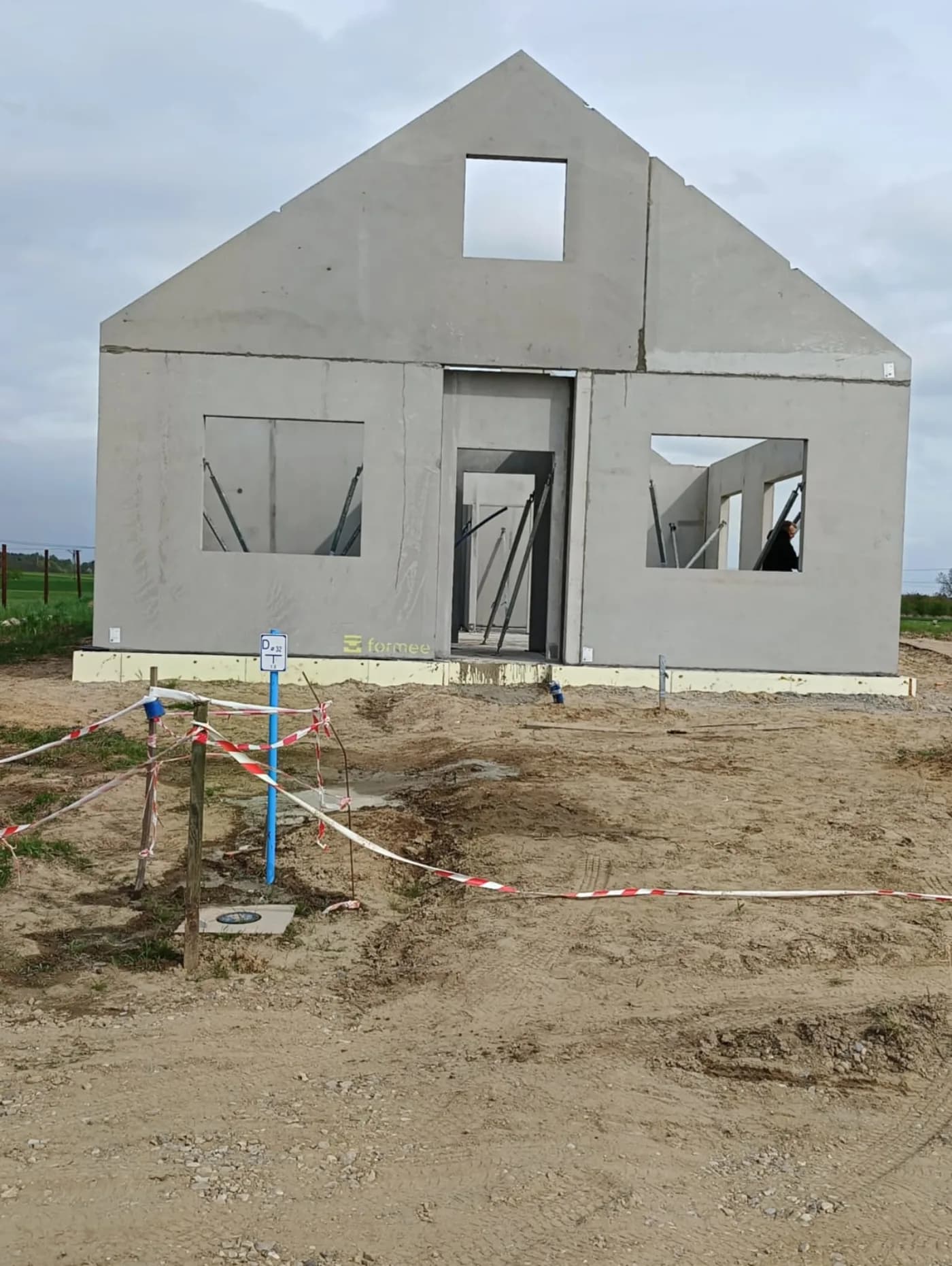 Rodinný dom v obci Kłodawa — prefabrikované steny