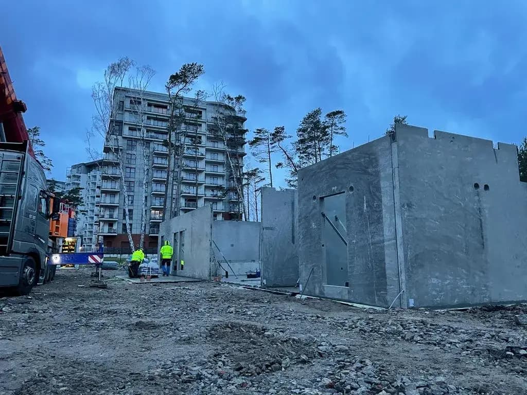 Budynek w Dziwnówku — ściany prefabrykowane — Dziwnówek