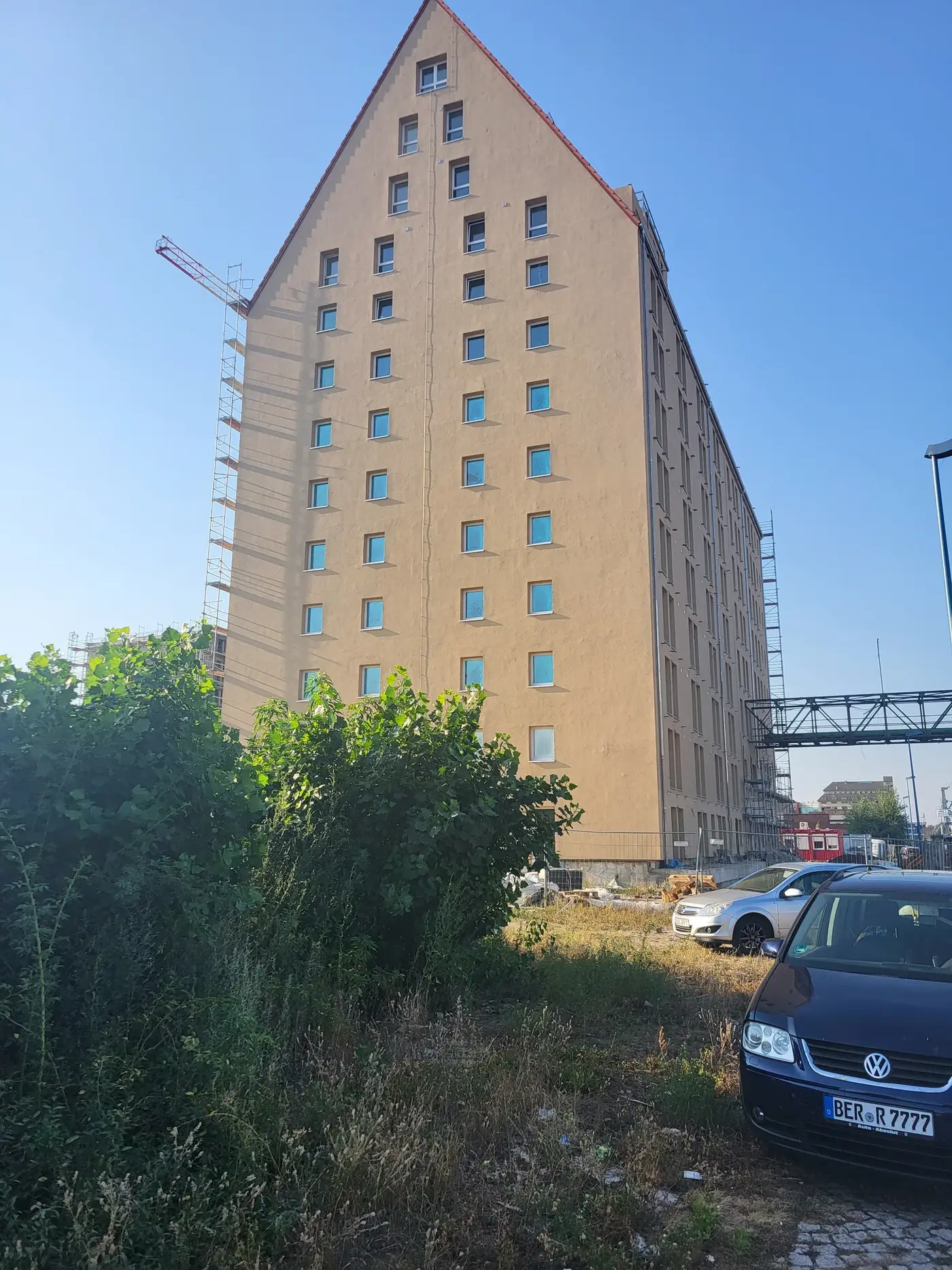 Magdeburg Silo — balkony i słupy prefabrykowane — Magdeburg, Niemcy