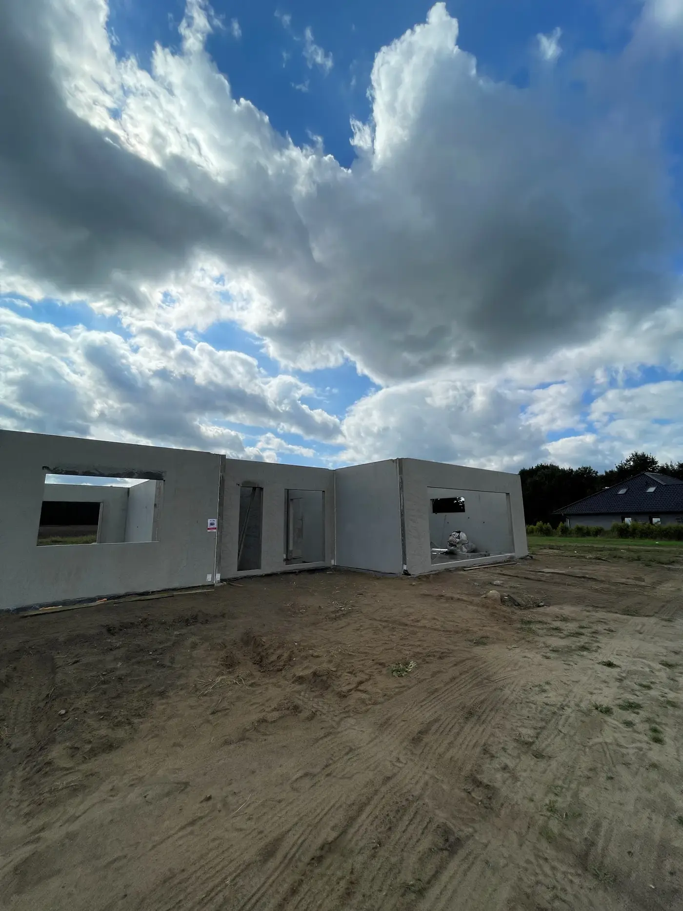 Budynek parterowy w Sulechowie z prefabrykowanych ścian — Sulechów