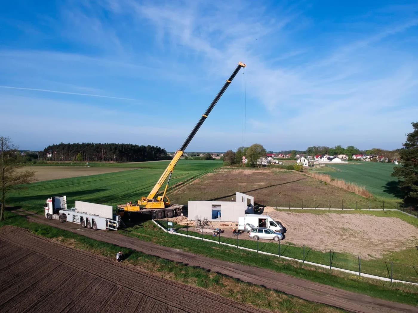 Prízemný dom v meste Zbąszyń — prefabrikované steny