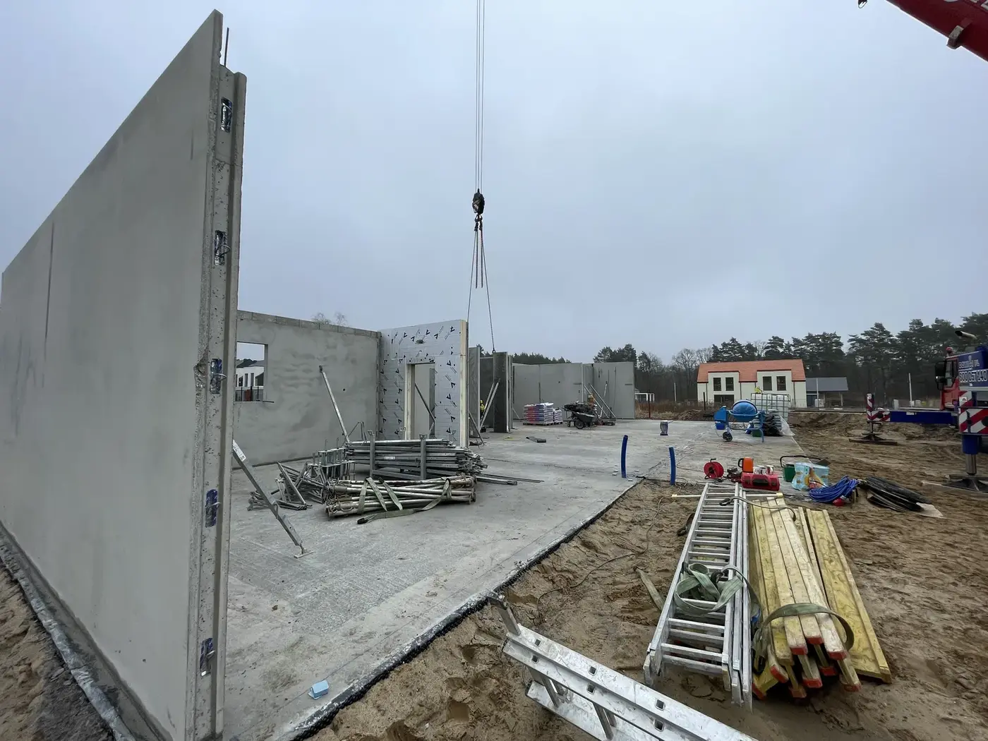 Dom jednorodzinny w Wilkszynie z prefabrykowanych ścian — Wilkszyn
