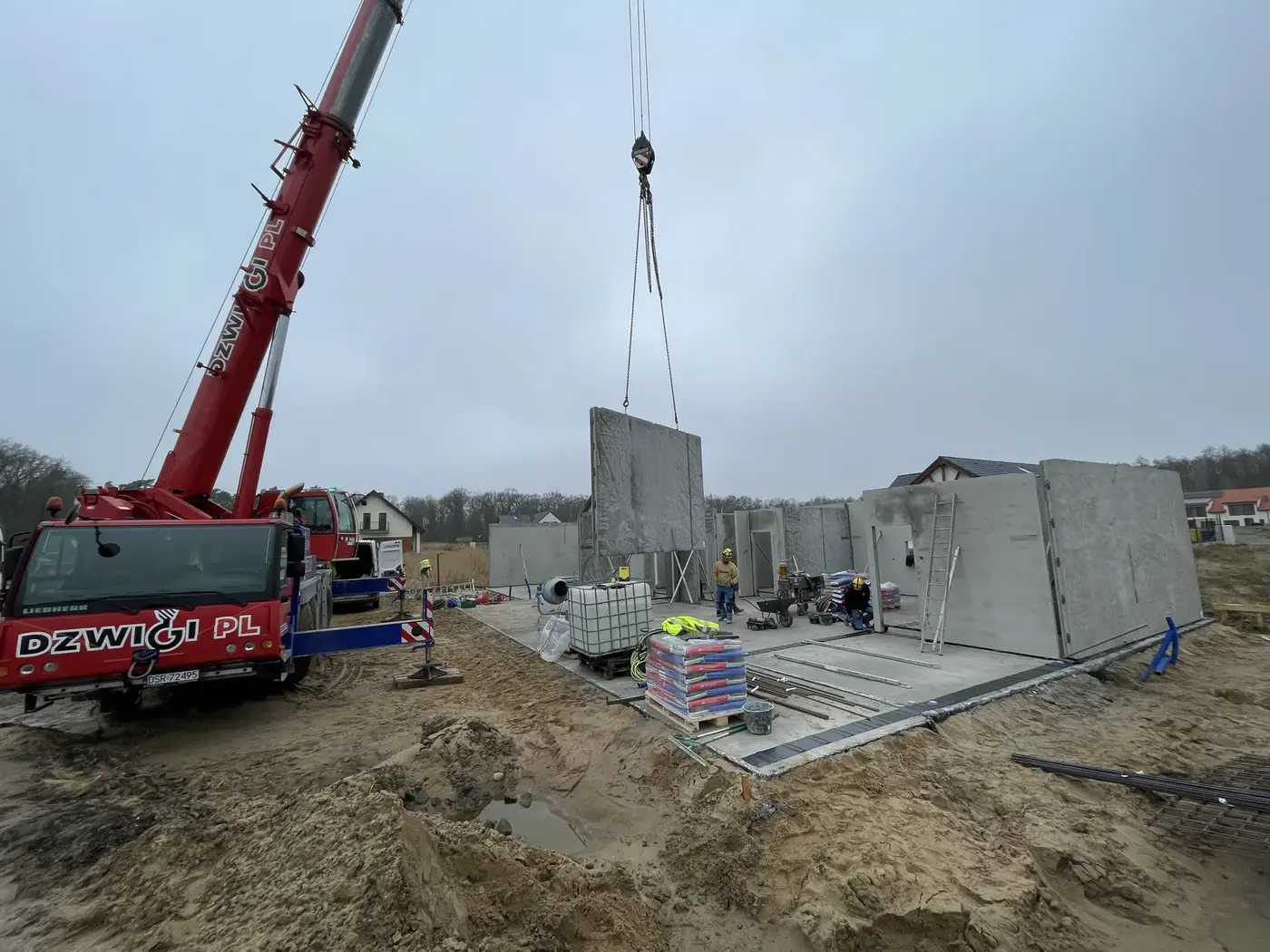 Dom jednorodzinny w Wilkszynie z prefabrykowanych ścian — Wilkszyn