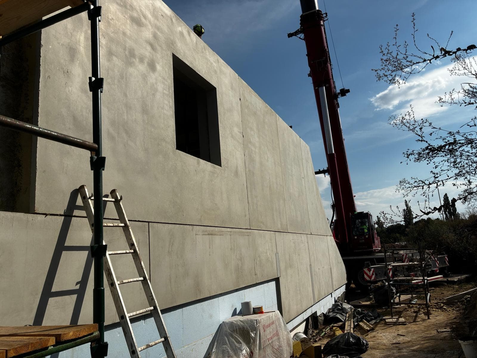 Aura w Poznaniu — elewacje z betonu architektonicznego - zdjęcie 3